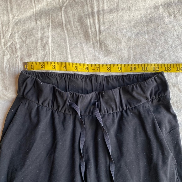 lululemon on the fly black joggers - Picture 5 of 7